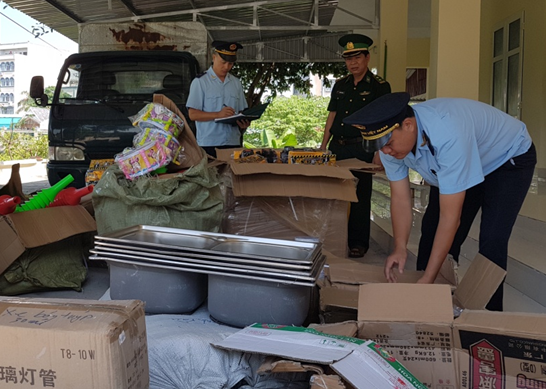 Hàng hóa vận chuyển trái phép bị lực lượng chức năng Quảng Ninh phát hiện và thu giữ