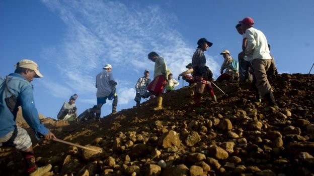 Thảm kịch sạt lở đất kinh hoàng ở Myanmar đã khiến ít nhất 90 người thiệt mạng và hơn 100 người khác mất tích