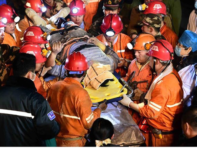 Cùng ngày 25/12, một vụ lở đất kinh hoàng ở Trung Quốc cũng khiến hàng chục người bị nạn