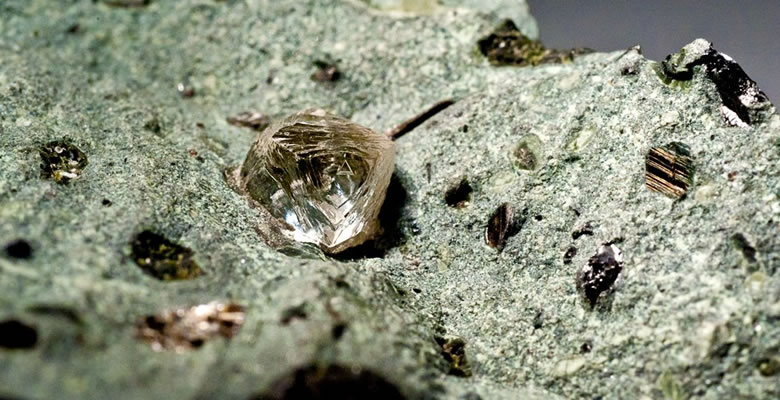 Những vùng đất có chứa kimberlite thường sẽ có kim cương