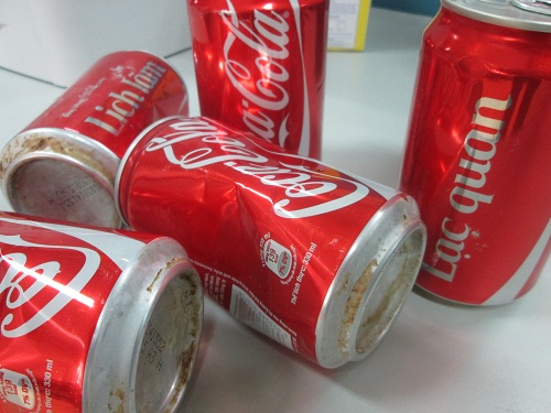 Hàng loạt sản phẩm của Coca-Cola Việt Nam dính lỗi, bóp méo và thiếu trọng lượng