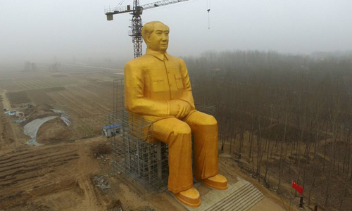 Một nguồn tin cho rằng tượng đài Mao Trạch Đông này bị đập bỏ vì không được cấp giấy phép
