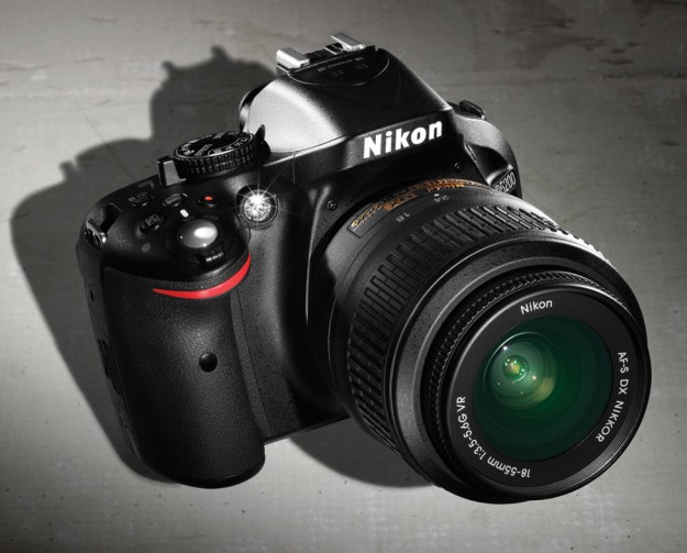 Máy ảnh giá rẻ Nikon D5200 được thiết kế đẹp mắt