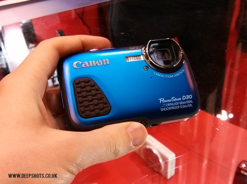 Powershot D30 thuộc dòng máy ảnh giá rẻ của Canon