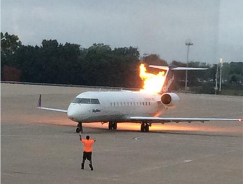 Chiếc máy bay bỗng nhiên bốc cháy khi vừa khởi động động cơ