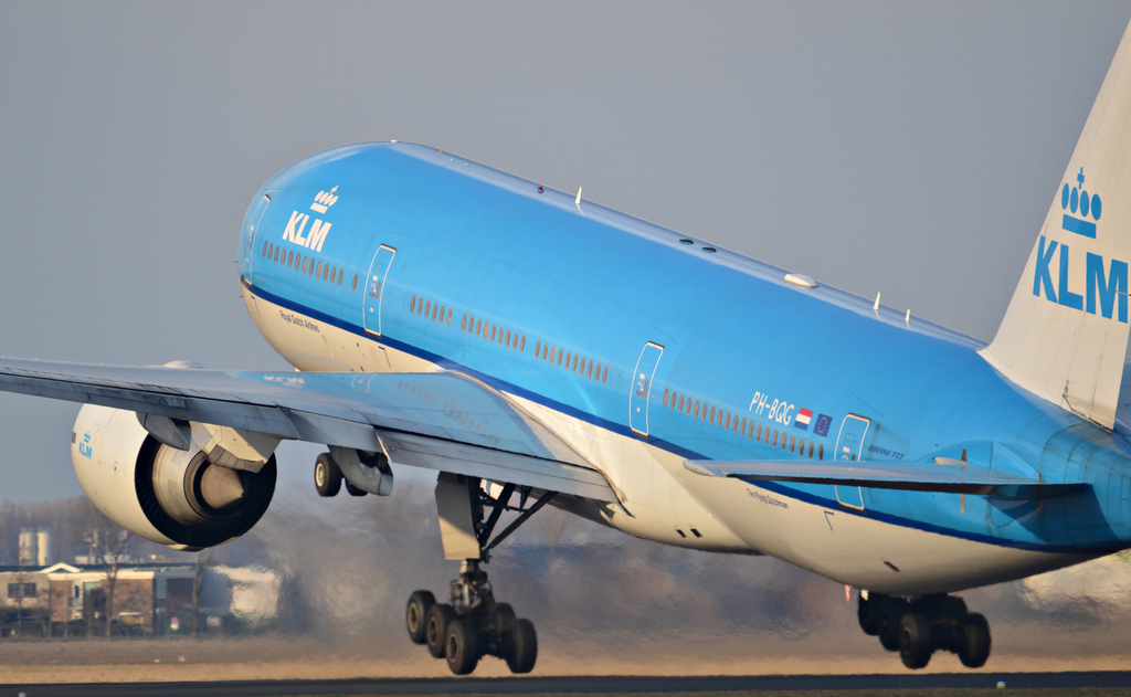 Máy bay Boeing 777 đã bị cháy khoang trở hàng khi vừa hạ cánh xuống sân bay Thái Lan