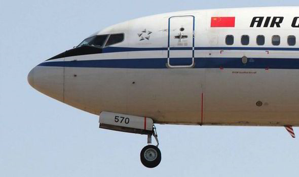 Máy bay Boeing của hãng Air China đã không chốt khóa an toàn của cửa khi cất cánh
