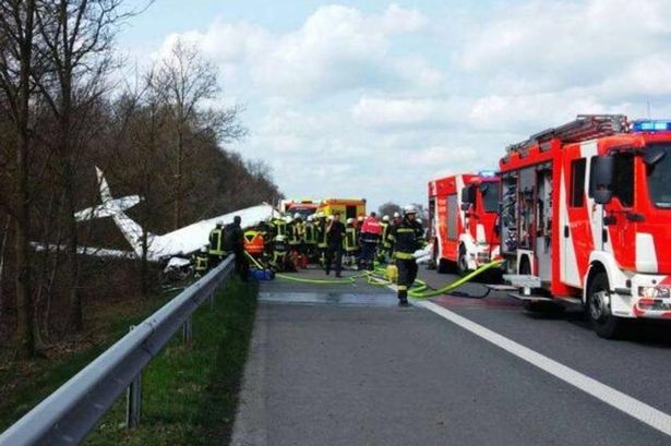 Máy bay Đức chở 4 theo người đã gặp nạn trên đường cao tốc khiến 1 người thiệt mạng
