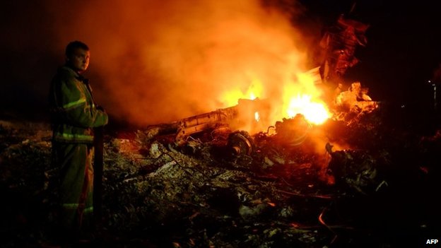 Máy bay Malaysia MH17 bị rơi tại khu vực biên giới Ukraine - Nga