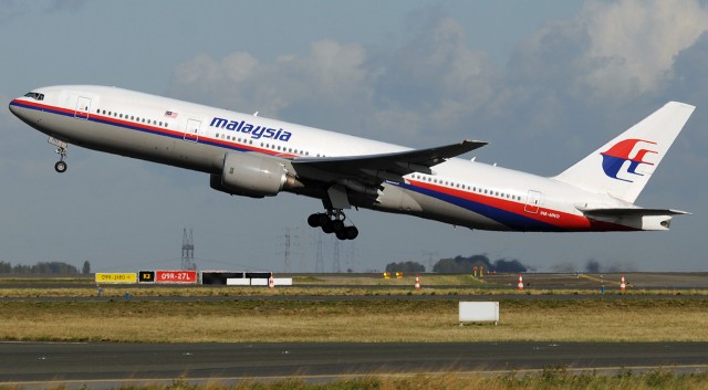 Máy bay MH370 đã bị chuyển hướng đến Nam cực trước khi mất tích?