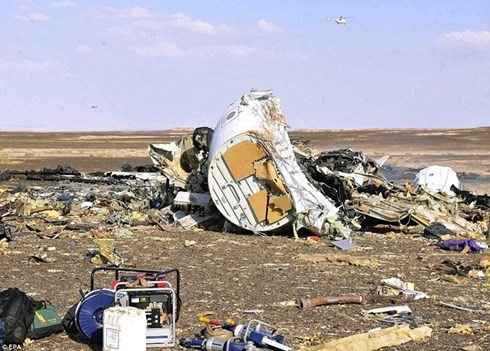 Hiện trường máy bay Nga rơi. (ảnh: EPA)