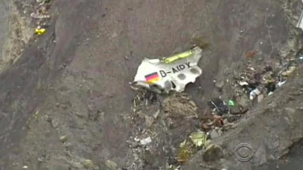 Mảnh vỡ máy bay Đức trên sườn núi