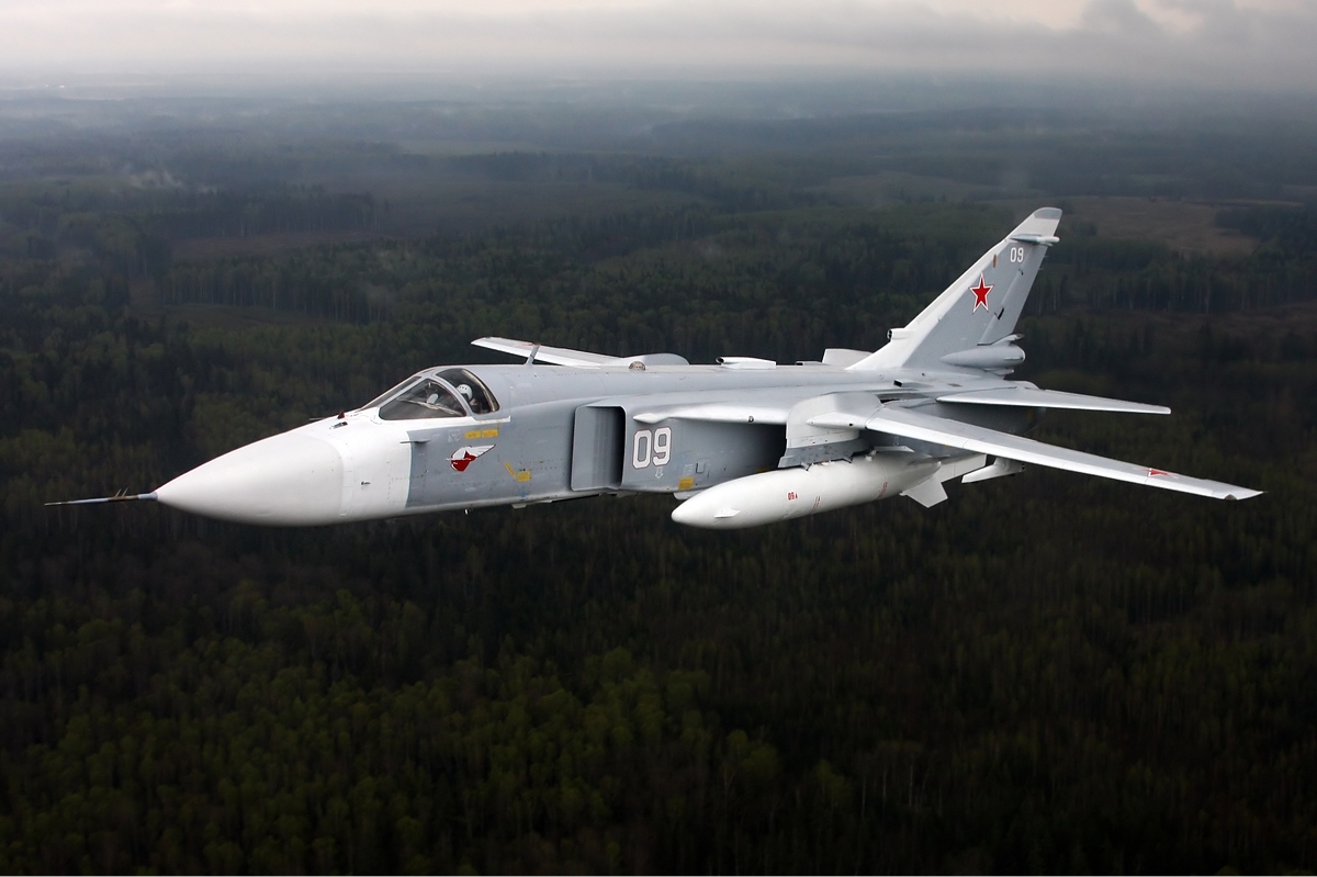Máy bay Su-24 bắt đầu phục vụ quân đội Nga từ năm 1974