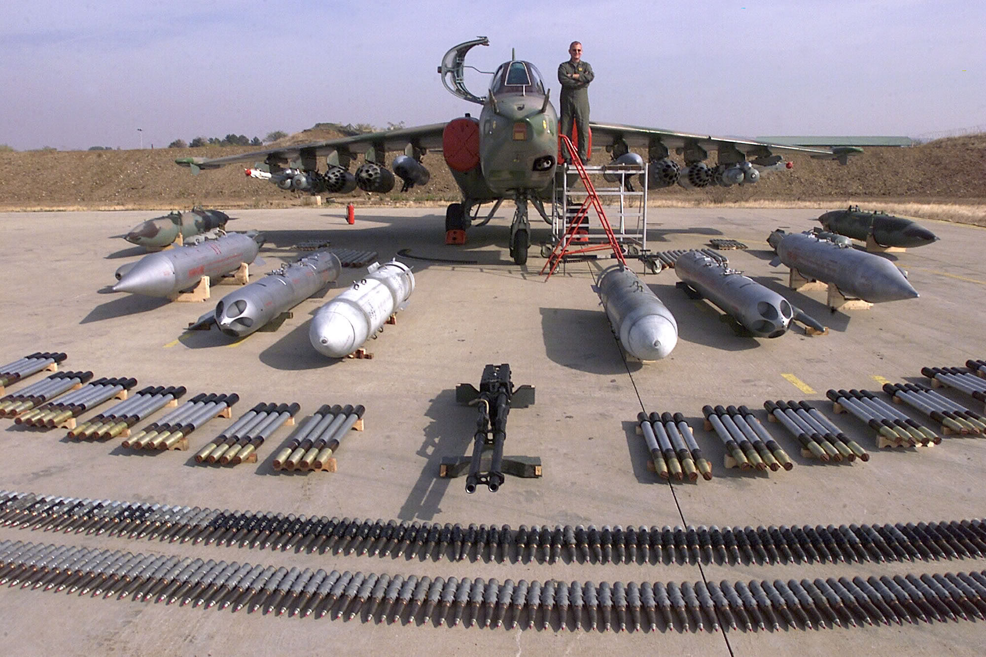 Máy bay Su-25 có khả năng mang theo 4,4 tấn vũ khí