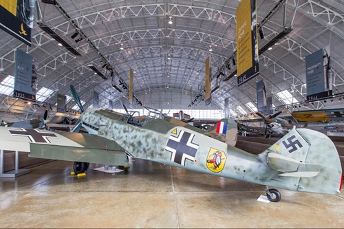 Messerschmitt Bf 109 mang những đặc điểm của một loại chiến cơ thực thụ.