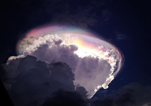 Đám mây ngũ sắc tuyệt đẹp trên bầu trời Costa Rica