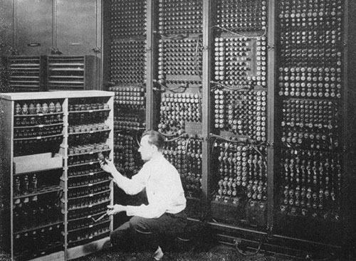 'Cha đẻ' của máy tính xách tay ngày nay là máy tính ENIAC
