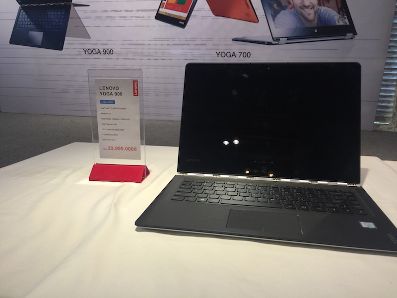 Lenovo Yoga 900 là laptop lai máy tính có hiệu năng mạnh mẽ, ngoại hình bắt mắt 