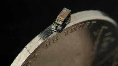 Máy tính siêu nhỏ tự động có kích thước chỉ bằng 1 hạt gạo