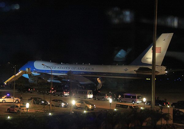 Chuyên cơ chở Tổng thống Mỹ đã hạ cánh sân bay Nội Bài úc 21h30