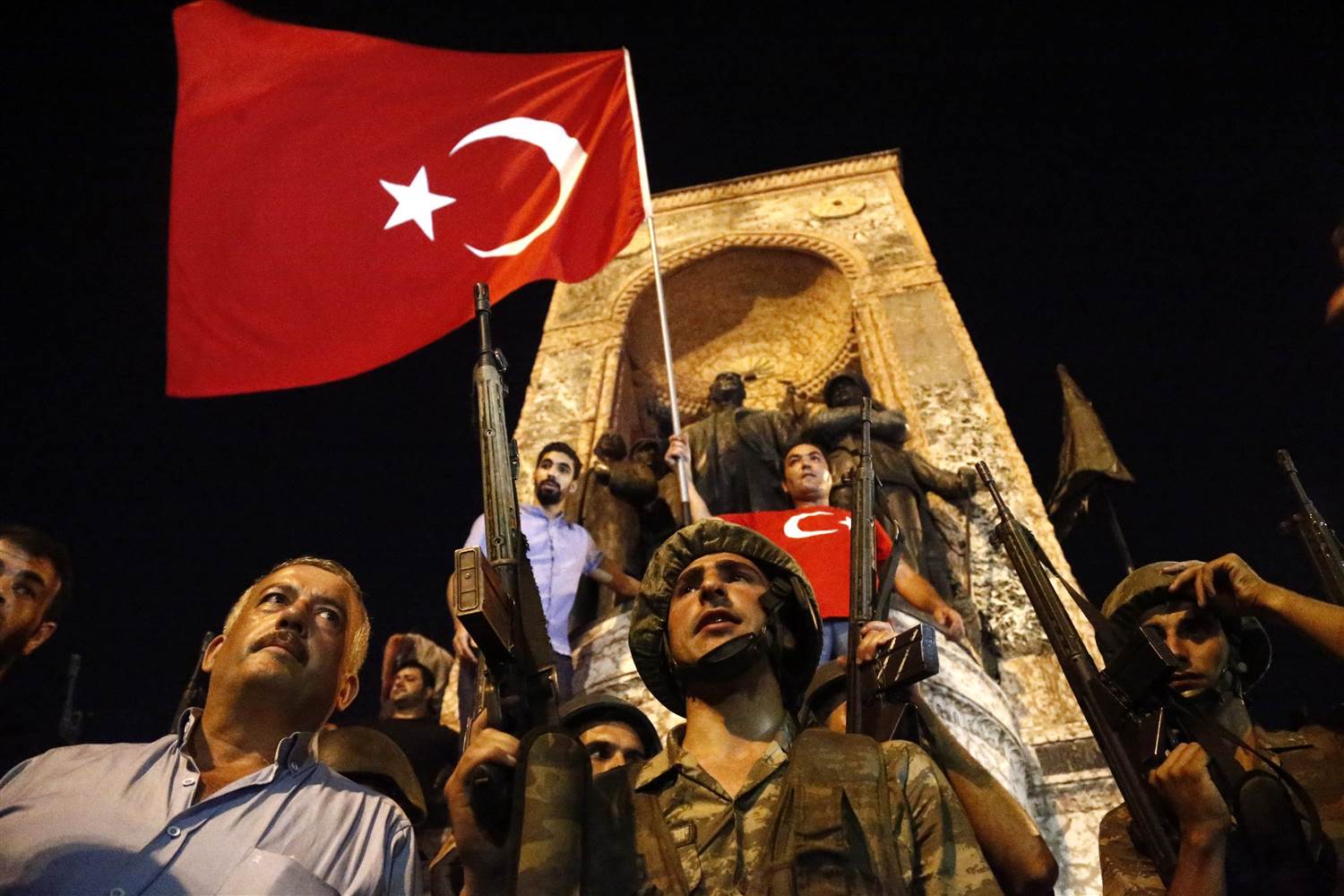 Tình hình Thổ Nhĩ Kỳ đang ngày càng bất ổn sau cuộc đảo chính quân sự