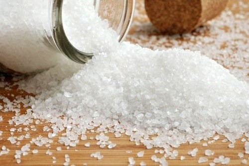 Chườm muối là bí quyết giảm mỡ bụng và làm đẹp cực hữu hiệu cho phái nữ đón Valentine