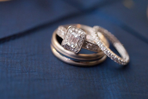 Chọn mua nhẫn cưới hợp phong thủy cho người mệnh Thổ