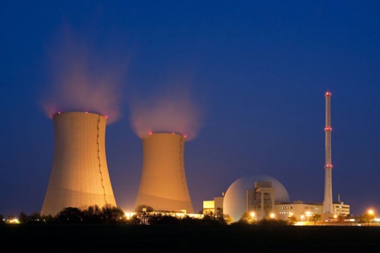 Phản ứng hạt nhân giải phóng nhiều hơn một triệu lần năng lượng so với thủy điện hoặc năng lượng gió