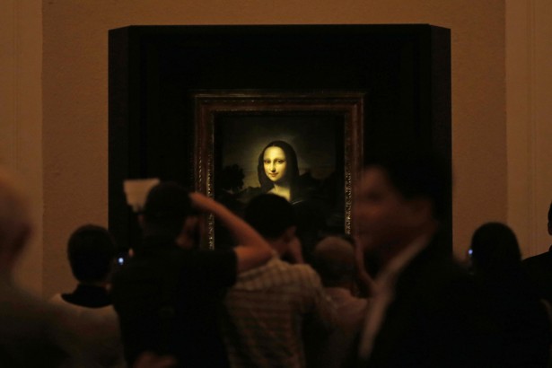 Nàng Mona Lisa được trưng bày tại bảo tàng Louvre