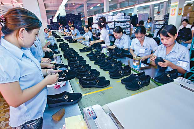 Ngành da giày Việt Nam gia công nhiều hơn là tự sản xuất