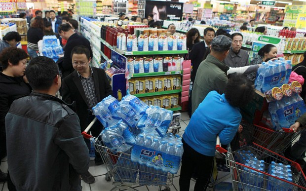 Nguồn nước nhiễm độc khiến người dân Trung Quốc vô cùng hoảng loạn