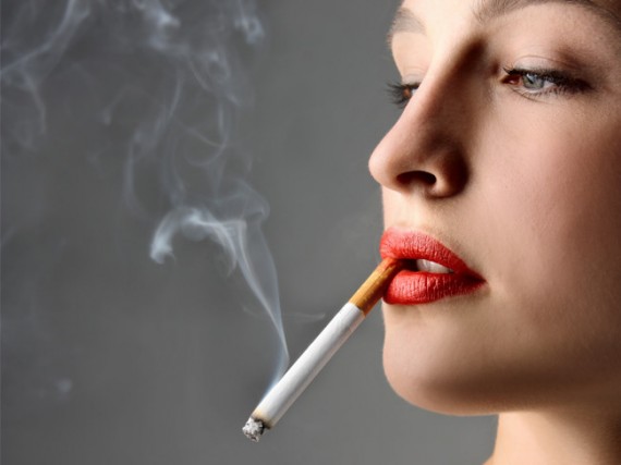 Không hút thuốc là cách ngăn ngừa nếp nhăn trên da phụ nữ hiệu quả