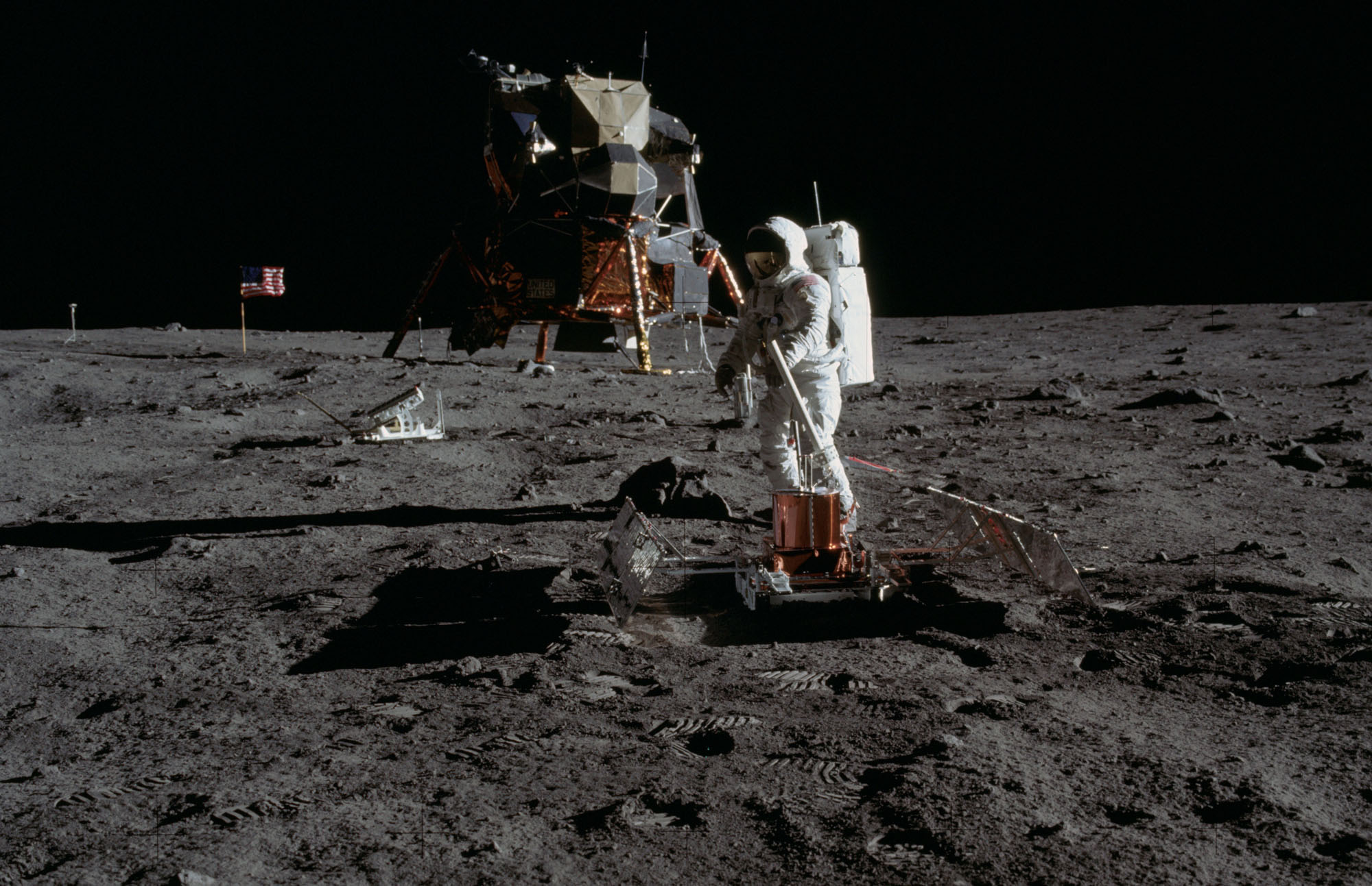 Nga sẽ yêu cầu tiến hành một cuộc điều tra có liên quan đến hành trình đặt chân lên Mặt Trăng của Mỹ vào năm 1969