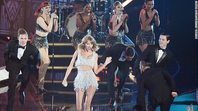 Ngành công nghiệp âm nhạc chao đảo: Taylor Swift gỡ các bài hát khỏi Spotify