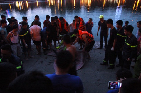 Hiện vụ việc người đàn ông nghi ‘ngáo đá’ nhảy hồ Thiền Quang tử vong đang được điều tra làm rõ