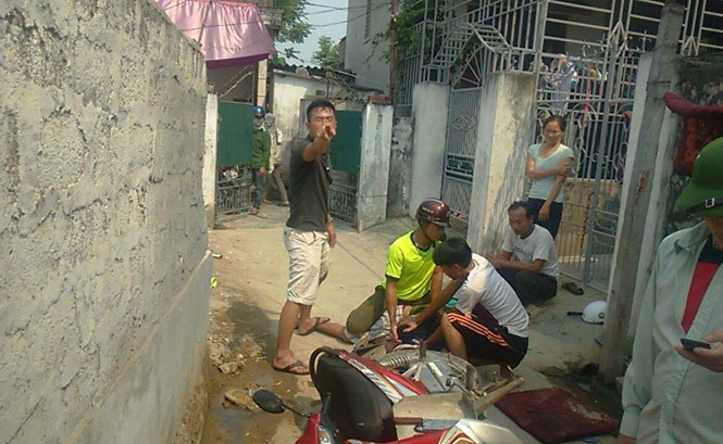 Lực lượng chức năng khống chế đối tượng nghi ‘ngáo đá’ bắt cóc con tin ở Nghệ An