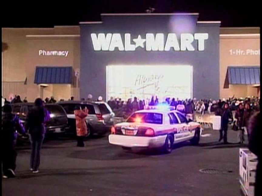 Nhân viên Walmart đã thiệt mạng do vị dẫm đạp trong ngày hội mua sắm Black Friday