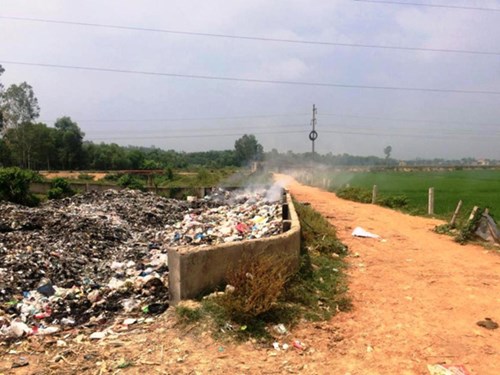 Bãi rác nơi chị Hương phát hiện chân người ở xã Hòa Sơn, huyện Đô Lương, Nghệ An