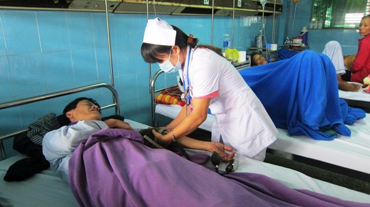 Bệnh nhân bị ngộ độc thực phẩm do ăn bánh mì điều trị tại Bệnh viện Hữu Nghị Việt Nam - Cu Ba.