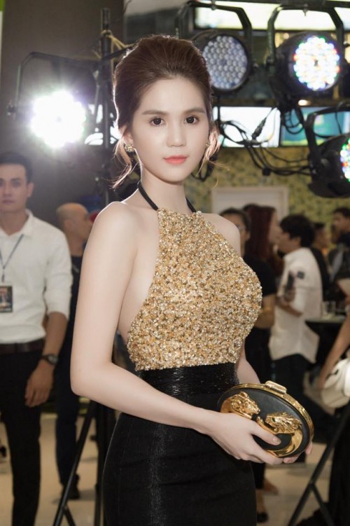 Bị xúc phạm đến nhân cách, Ngọc Trinh ‘đại náo’ showbiz Việt