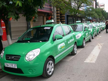 Hà Nội: Nhiều hãng taxi giảm giá cước
