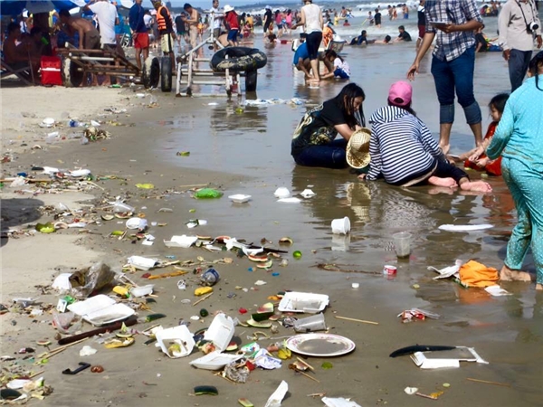 Đà Nẵng: Xả rác trên bãi biển bị phạt bao nhiêu tiền?