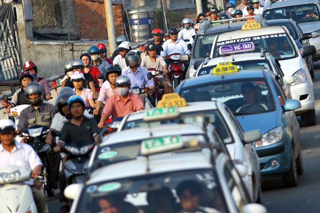 Thủ tướng Chính phủ cho thí điểm triển khai xe hợp đồng điện tử: Cước taxi lại rẻ thêm?