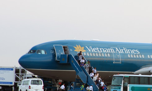 Bị bắt quả tang hút thuốc trên máy bay, 2 hành khách bị phạt ‘đậm’ 
