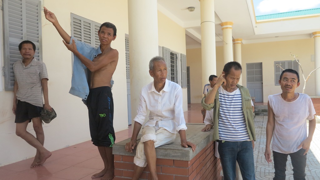 Suốt 5 năm qua, Trung tâm Bảo trợ xã hội tỉnh Nghệ An đã ‘bớt xén’ gần 800 triệu đồng tiền chế độ của người bệnh tâm thần, người già neo đơn