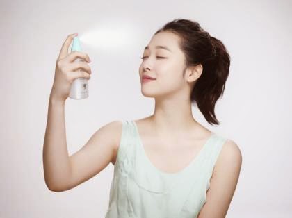 Các sản phẩm như bình xịt khoáng dưỡng da, keo xịt tóc có thể gây hen suyễn, dị ứng