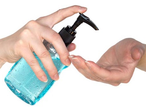 Dung dịch rửa tay không cần nước thường bị lạm dụng vì tiện lợi