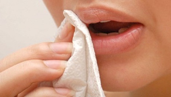 Dùng giấy vệ sinh lau miệng có thể dẫn đến một số bệnh tật. Ảnh minh họa