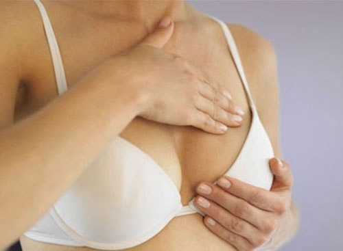 Nguy cơ ung thư vú có thể xảy ra ở cả nam giới, không chỉ riếng nữ giới