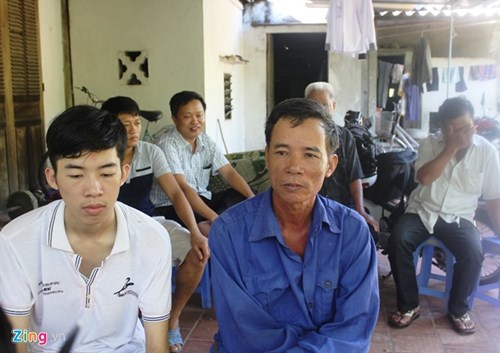 Ông Nguyễn Đình Hóa – bố em Nguyễn Đức Ngà nghẹn ngào vì con trai đã có thể theo đuổi ước mơ trở thành công an